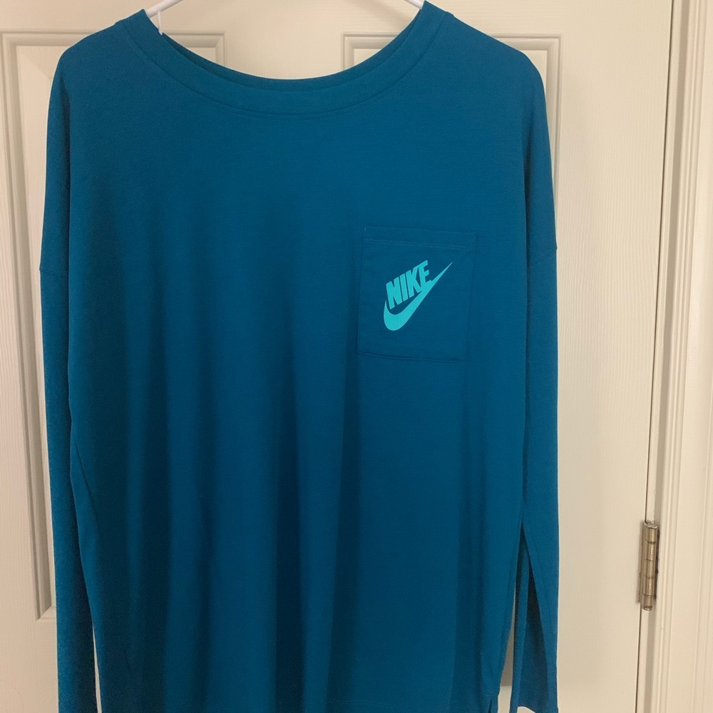 Women’s Nike Shirt